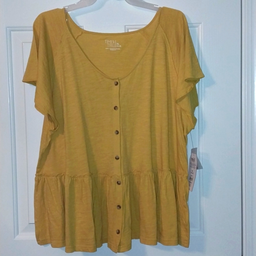 New Time and True Peplum top with  ruffle  bottoms. Size: XL (16-18).